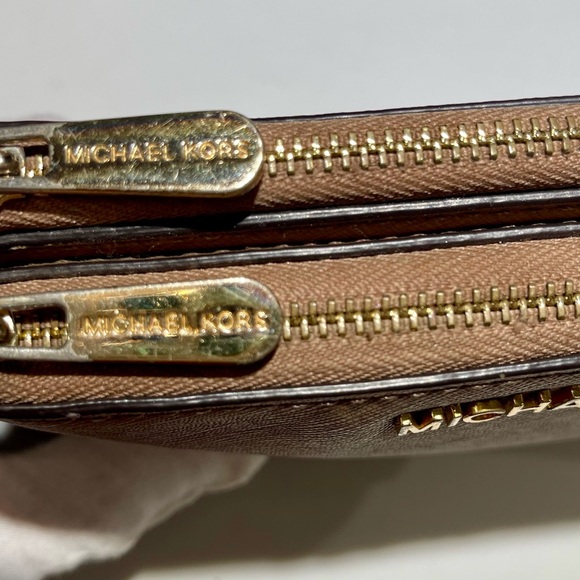 MICHAEL KORS Double Zipper Wristlet/Wallet, 2 compartments, Tan/Camel - Picture 2 of 10